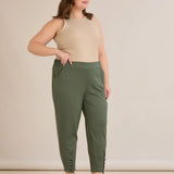 Ελαστικό γυναικείο παντελόνι με κουμπιά – Λαδί