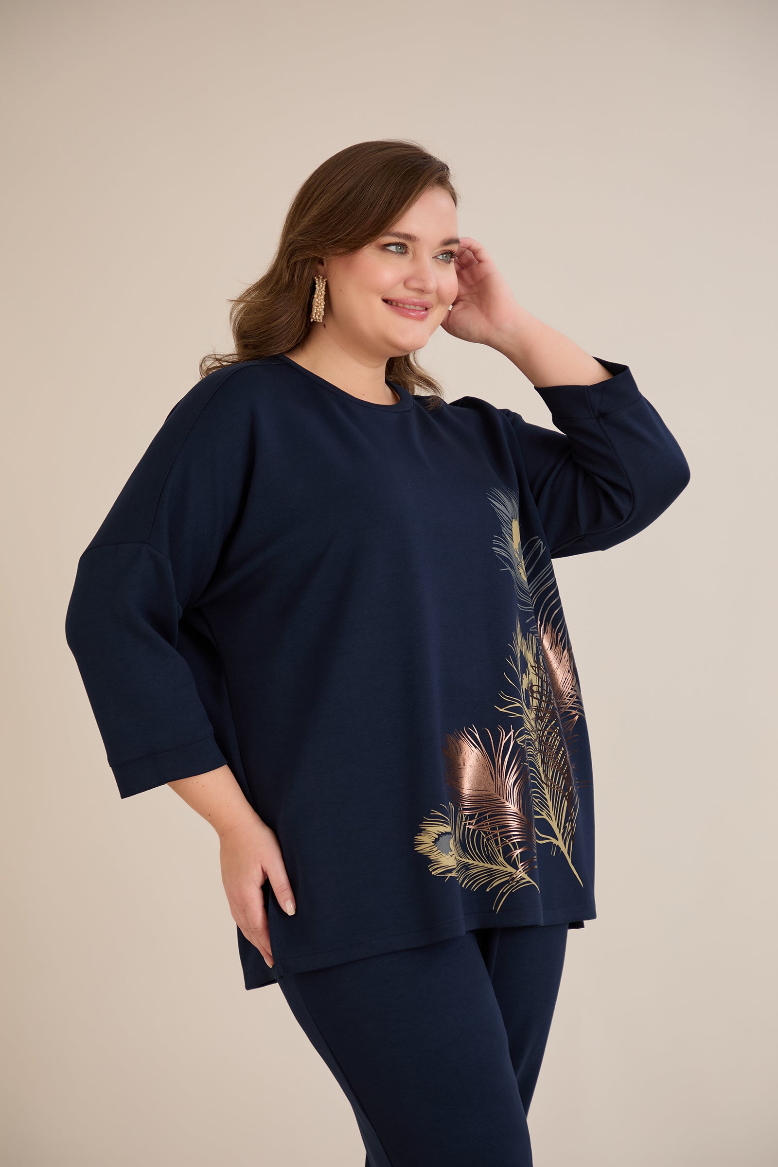 Μπλουζα με απαλη διακόσμηση φτερά σε Σκούρο μπλε χρώμα σε μεγάλα μεγέθη