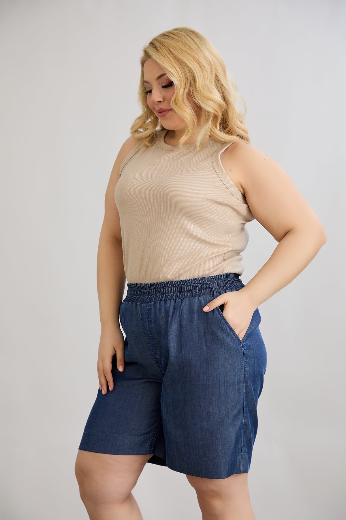 Γυναικεία Denim βερμούδα με τσέπες από Tencel σε μεγάλα μεγέθη 