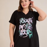 Βαμβακερή τουνίκ με V ντεκολτέ και τύπωμα – Μαύρο