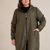 Ανοιξιάτικο παρκά με βαμβακερή και ελαστική επένδυση σε Χακί χρώμα σε μεγάλα μεγέθη