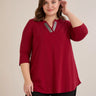 Βαμβακερό τουνίκ με λαμπερό ντεκολτέ σε Μπορντό χρώμα σε μεγάλα μεγέθη.