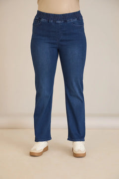 Ίσιο μοντέλο Denim τζιν Basic από λεπτό ύφασμα σε μεγάλα μεγέθη