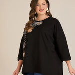 Μπλουζα με απαλη διακόσμηση φτερά σε μαύρο χρώμα σε μεγάλα μεγέθη