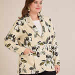 Ανοιξιάτικο σακάκι με φρέσκο μοτίβο με φύλλα σε μπεζ χρώμα σε μεγάλα μεγέθη