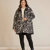 Κομψό μπουφάν με κουκούλα και αφηρημένο print σε μεγάλα μεγέθη