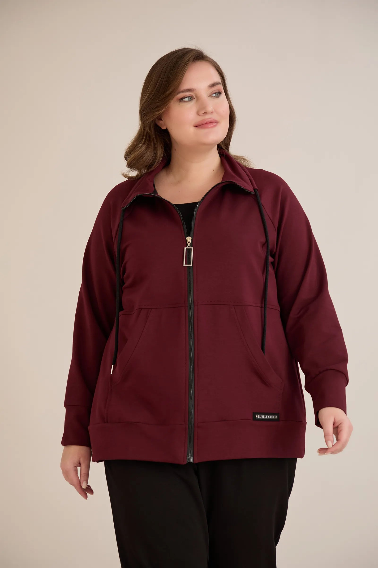 Ζακέτα με φερμουάρ και τσέπες σε Μπορντό  χρώμα σε μεγάλα μεγέθη