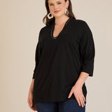 Μπλούζα με V-ντεκολτέ και ασημί τρέσα σε Μαύρο χρώμα σε μεγάλα μεγέθη 