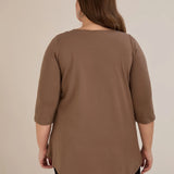 Βαμβακερή τουνίκ με εντυπωσιακό ντεκολτέ με ασημί λεπτομέρεια – Μόκα