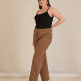 Παντελόνι με ελαστική μέση και ίσια γραμμή σε χρώμα μόκα σε μεγάλα μεγέθη