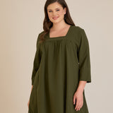 Βαμβακερή τουνίκ με σούρα και τετράγωνο ντεκολτέ σε Χακί χρώμα σε μεγάλα μεγέθη 