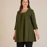 Βαμβακερή τουνίκ με σούρα και τετράγωνο ντεκολτέ σε Χακί χρώμα σε μεγάλα μεγέθη 