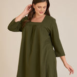 Βαμβακερή τουνίκ με σούρα και τετράγωνο ντεκολτέ σε Χακί χρώμα σε μεγάλα μεγέθη 