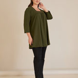 Βαμβακερή τουνίκ με σούρα και τετράγωνο ντεκολτέ σε Χακί χρώμα σε μεγάλα μεγέθη 