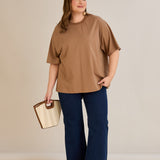 Βαμβακερή μπλούζα oversize 10355 σε χρώμα  Καπουτσίνο σε μεγάλα μεγέθη 