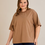 Βαμβακερή μπλούζα oversize 10355 σε χρώμα  Καπουτσίνο σε μεγάλα μεγέθη 