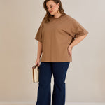 Βαμβακερή μπλούζα oversize 10355 σε χρώμα  Καπουτσίνο σε μεγάλα μεγέθη 