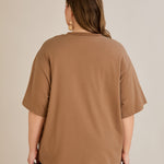 Βαμβακερή μπλούζα oversize 10355 σε χρώμα  Καπουτσίνο σε μεγάλα μεγέθη 