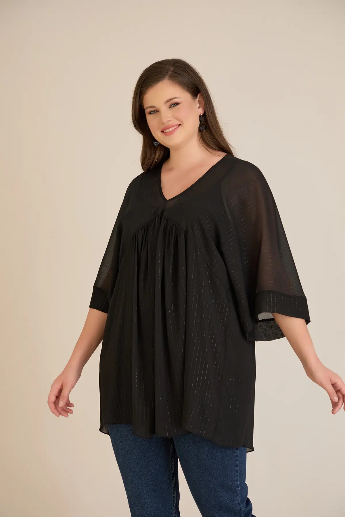 Σετ τουνίκ από μουσελίνα πολυτελείας και ελαστικό Τοπ σε μαύρο χρώμα σε μεγάλα μεγέθη