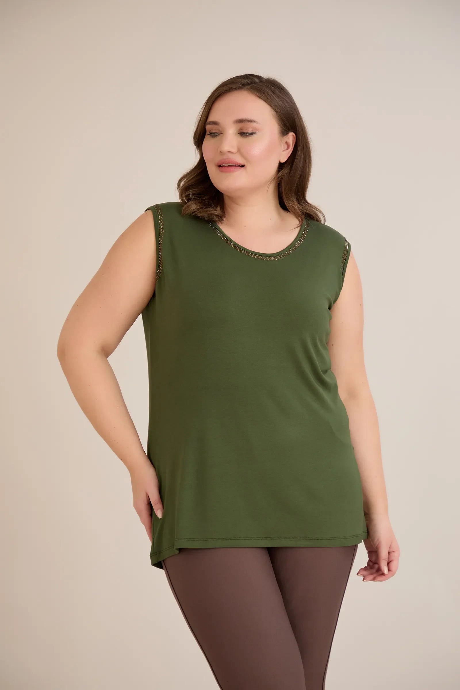 Αμάνικη μπλούζα σε πράσινο χρώμα σε μεγάλα μεγέθη