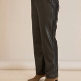 Παντελόνι ίσιο μοντέλο από δερματίνη  – Μαύρο