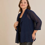 Γιορτινή κάπα από μουσελίνα σε σκούρο μπλε χρώμα σε μεγάλα μεγέθη