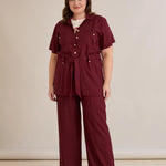 Κομψό σετ δύο τεμαχίων από λινό και βισκόζη σε χρώμα σκούρο κεράσι σε μεγάλα μεγέθη