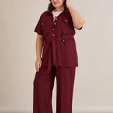 Κομψό σετ δύο τεμαχίων από λινό και βισκόζη σε χρώμα σκούρο κεράσι σε μεγάλα μεγέθη