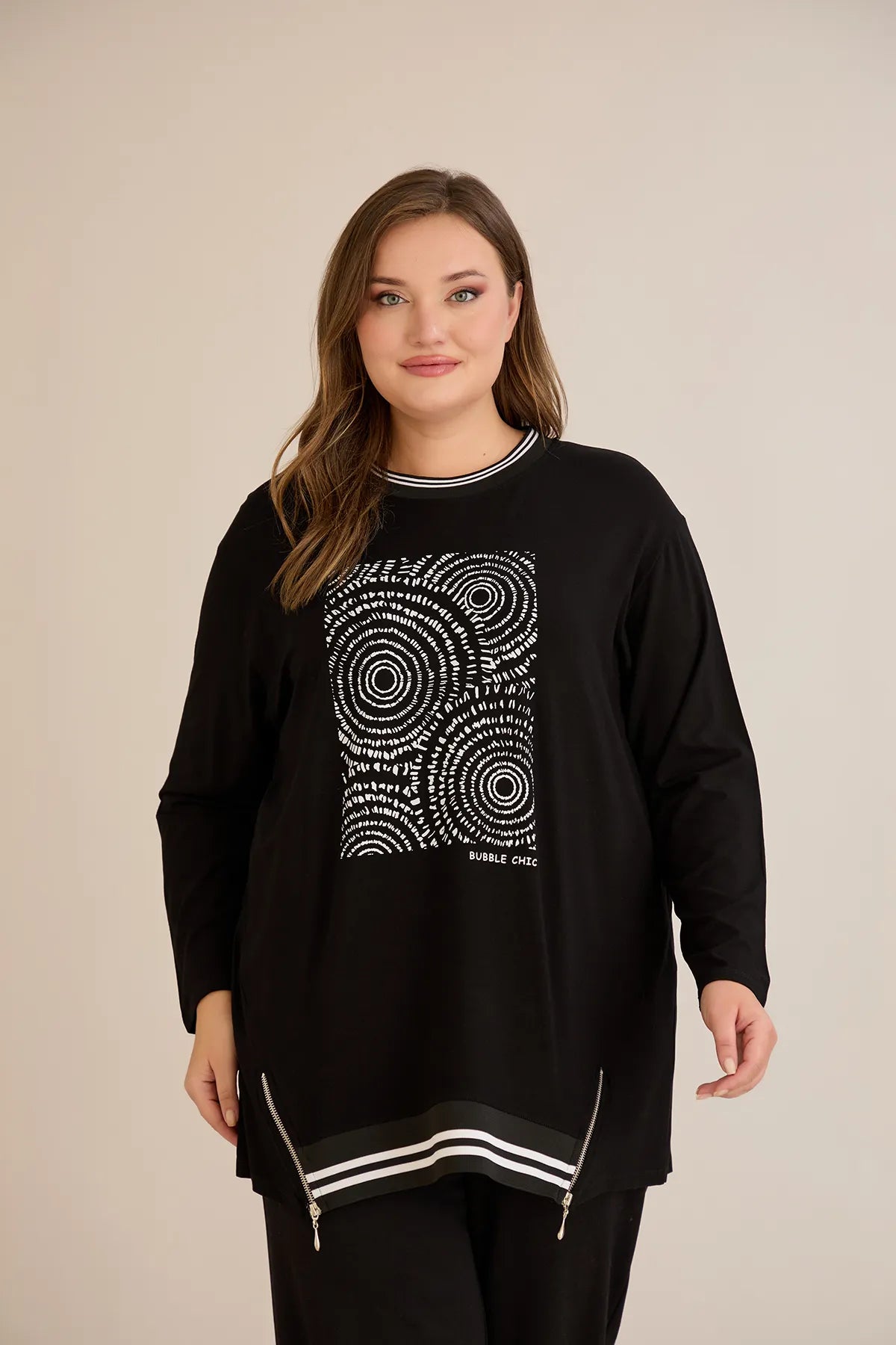 Τουνίκ Από Ελαστική Βισκόζη Με Αυθεντικό Σχέδιο Bubble Chic Σε Μαύρο Χρώμα Σε Μεγάλα Μεγέθη