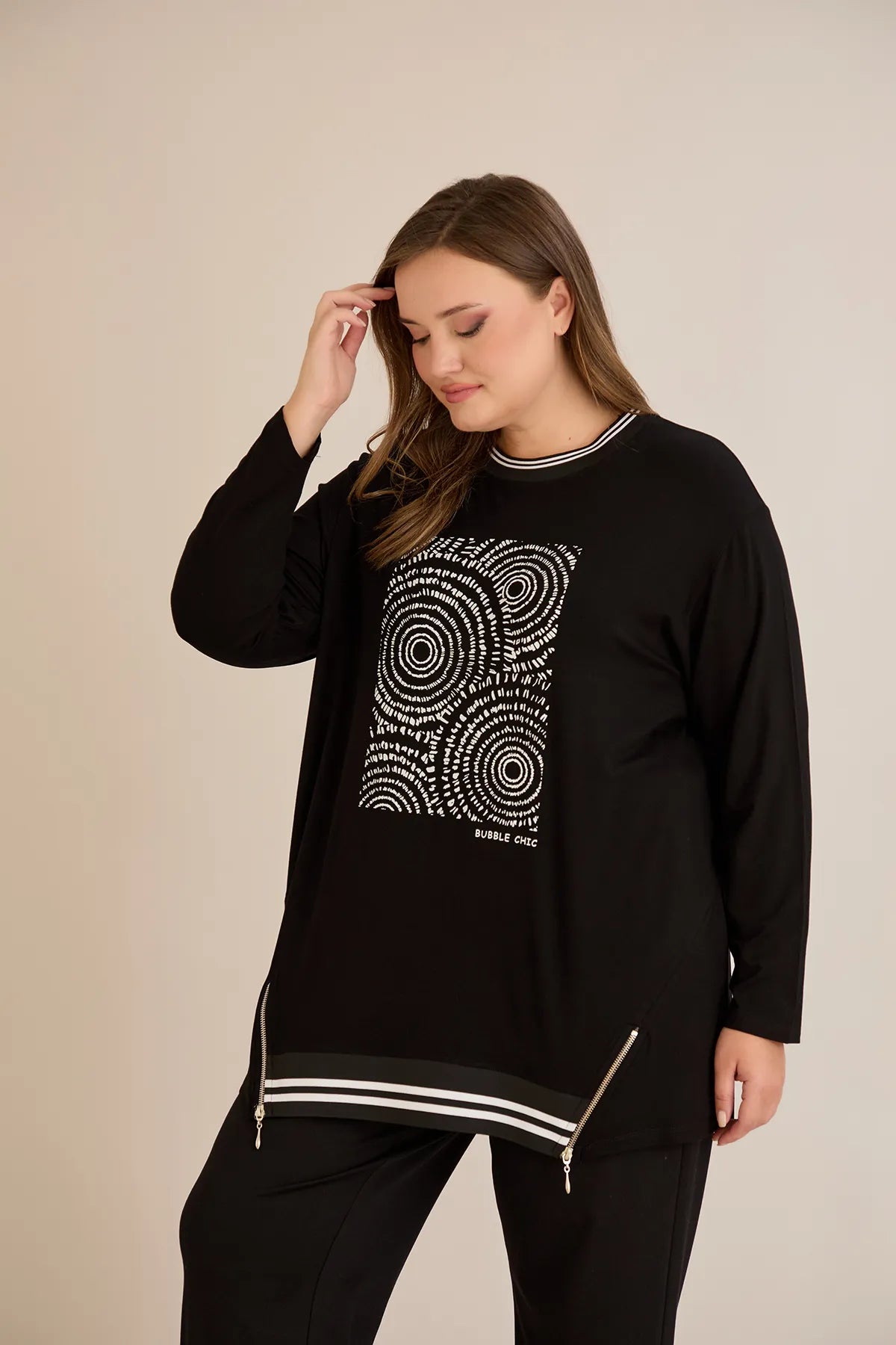 Τουνίκ Από Ελαστική Βισκόζη Με Αυθεντικό Σχέδιο Bubble Chic Σε Μαύρο Χρώμα Σε Μεγάλα Μεγέθη