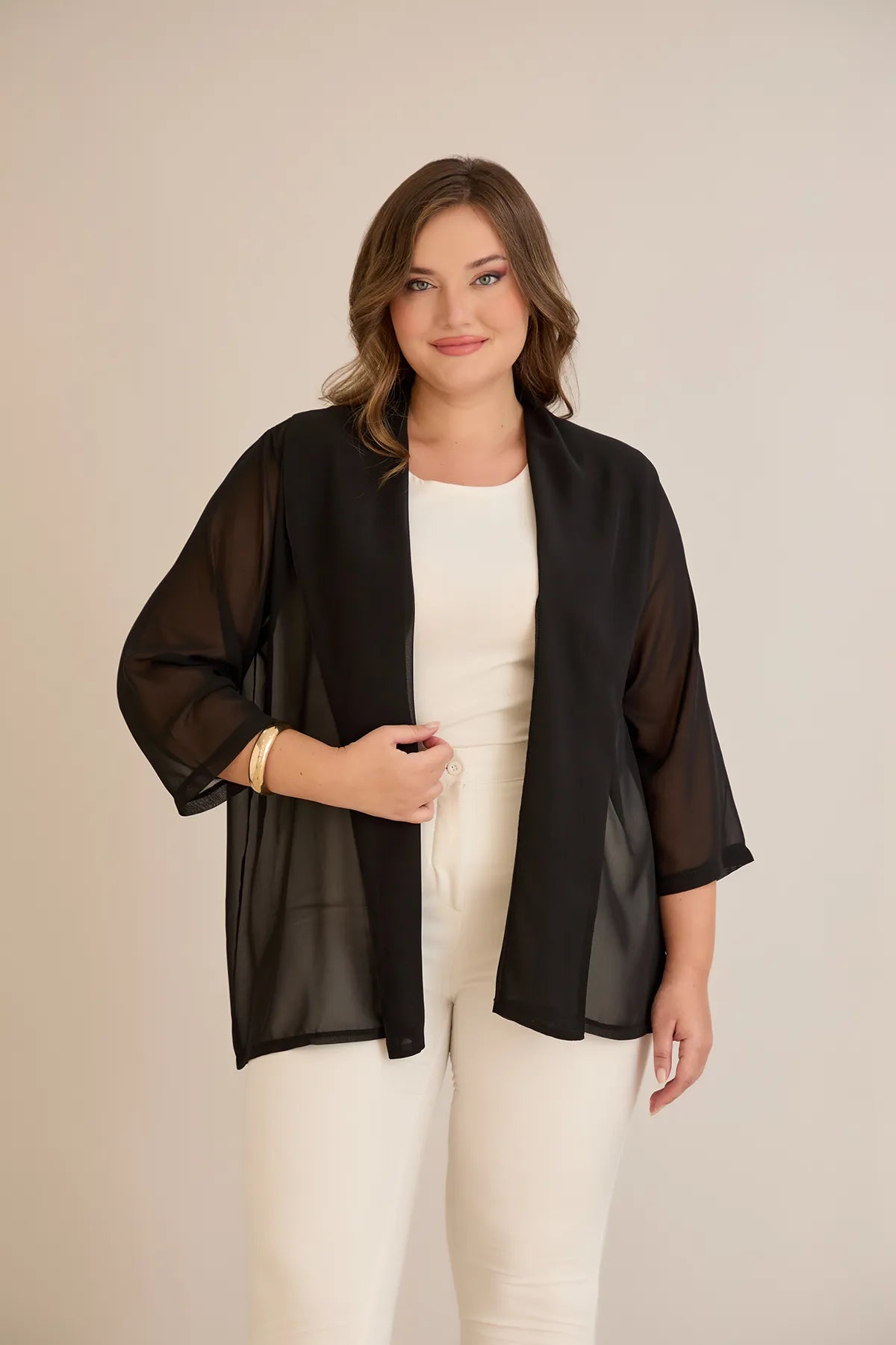 Γιορτινή κάπα από μουσελίνα σε Μαύρο χρώμα σε μεγάλα μεγέθη