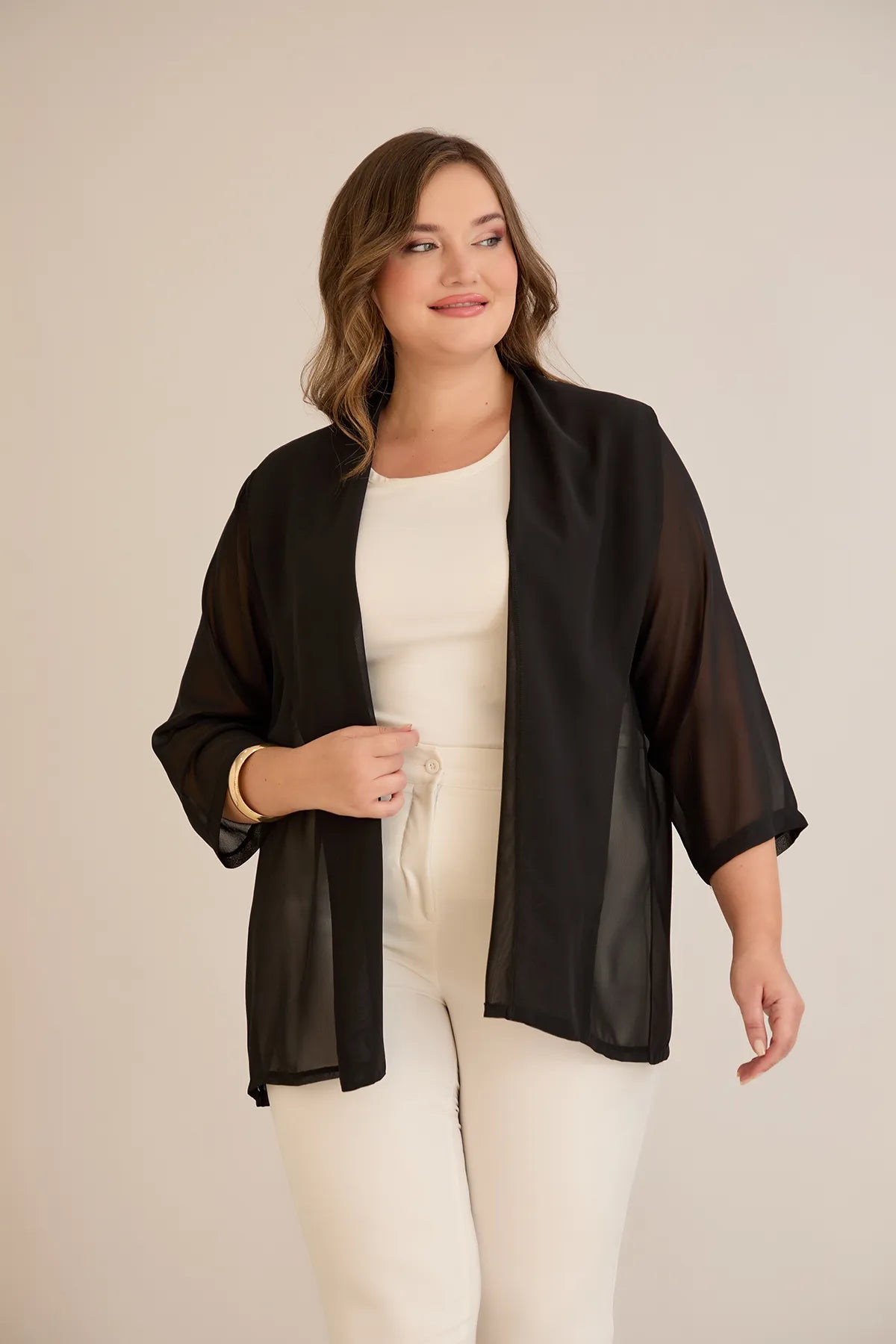 Γιορτινή κάπα από μουσελίνα σε Μαύρο χρώμα σε μεγάλα μεγέθη