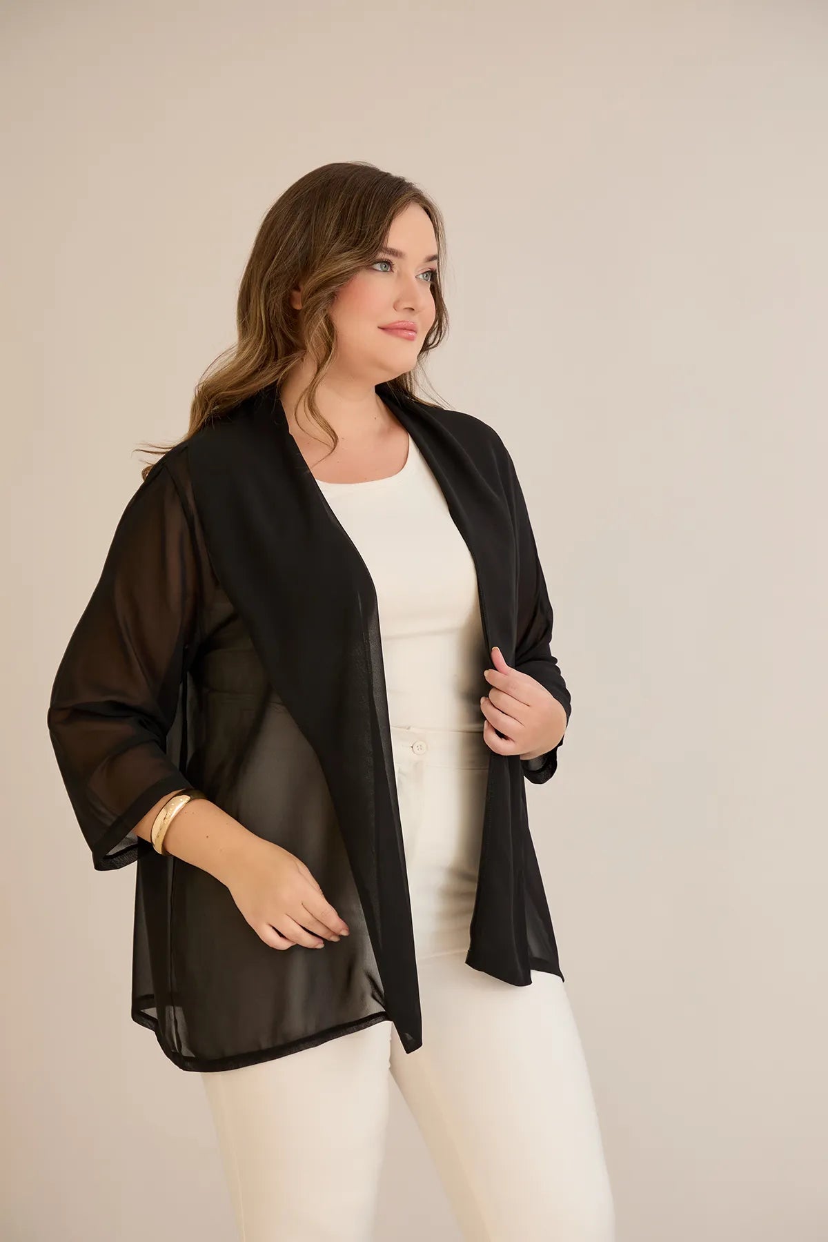 Γιορτινή κάπα από μουσελίνα σε Μαύρο χρώμα σε μεγάλα μεγέθη