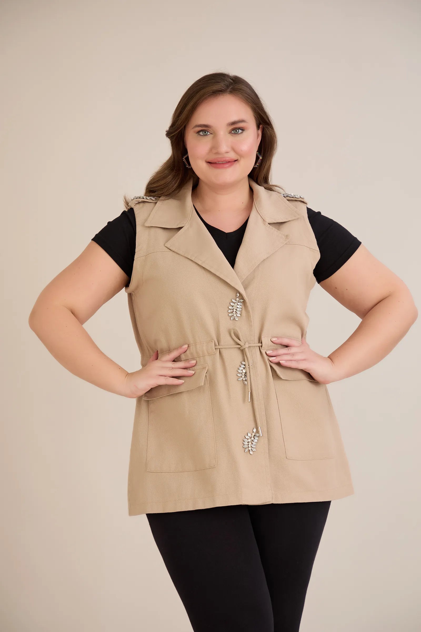 Τζιν γιλέκο με στρας σε Μπεζ χρώμα σε μεγάλα μεγέθη