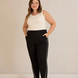 Σπορ-κομψό παντελόνι με ρήγα με στρασάκια σε Μαύρο χρώμα σε μεγάλα μεγέθη 