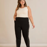 Σπορ-κομψό παντελόνι με ρήγα με στρασάκια σε Μαύρο χρώμα σε μεγάλα μεγέθη 