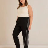 Σπορ-κομψό παντελόνι με ρήγα με στρασάκια σε Μαύρο χρώμα σε μεγάλα μεγέθη 