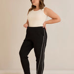 Σπορ-κομψό παντελόνι με ρήγα με στρασάκια σε Μαύρο χρώμα σε μεγάλα μεγέθη 