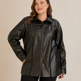 Κομψό πουκάμισο δερματίνης με διακοσμητικές ραφές σε μαύρο χρώμα σε μεγάλα μεγέθη