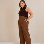 Κομψό παντελόνι με μπροστινή ραφή και ψηλή μέση σε καφέ χρώμα σε μεγάλα μεγέθη