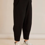 Baggy παντελόνι με μοντέρνο κόψιμο