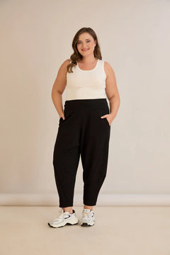 Baggy παντελόνι με μοντέρνο κόψιμο