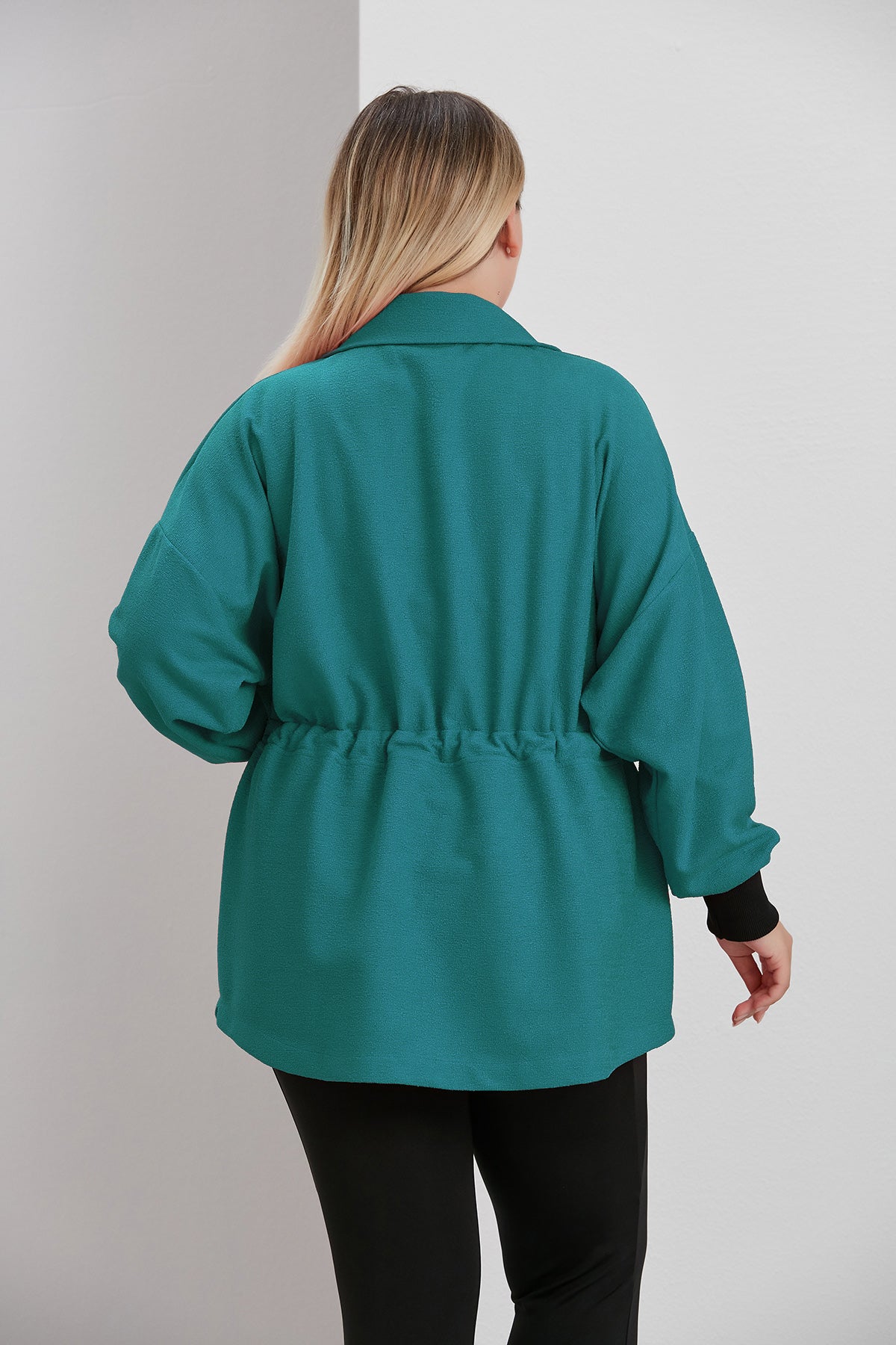 Γυναικείο μπουφάν από μπουκλέ σε μεγάλα μεγέθη - Πράσινο