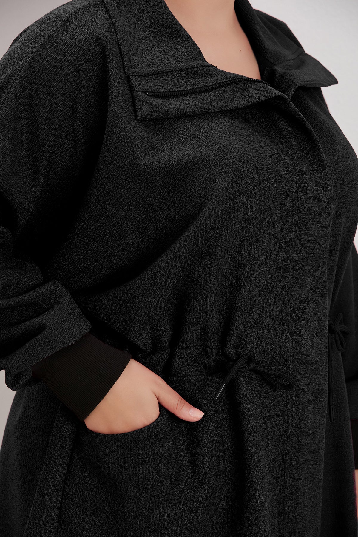 Γυναικείο μπουφάν από μπουκλέ σε μεγάλα μεγέθη -Μαύρο