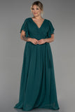 Επίσημο μακρύ φόρεμα από μουσελίνα με κρουαζέ λαιμόκοψη σε μεγάλα μεγέθη- Πράσινο Σμαράγδι N3276