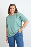 Βαμβακερό μπλουζάκι με ανοίγματα στους ώμους σε μεγάλα μεγέθη- Παστέλ