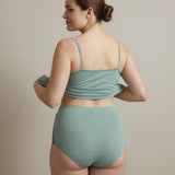 Σλιπ με πολυτελή διακόσμηση από τούλι σε χρώμα μέντα σε μεγάλα μεγέθη