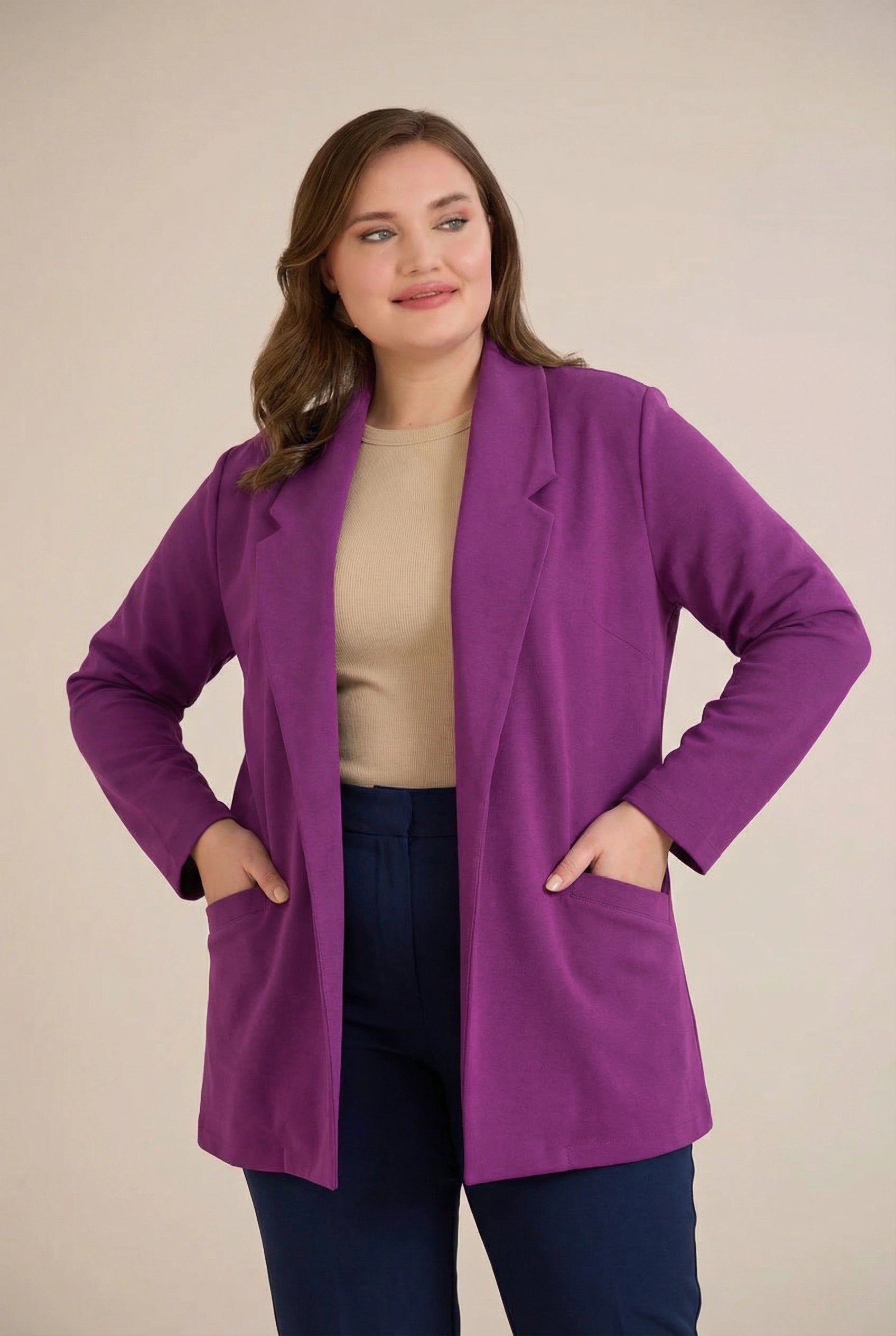 Σπορ-κομψό μπλεϊζερ χωρίς κούμπωμα σε Φούξια χρώμα σε μεγάλα μεγέθη 