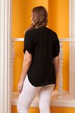 Γυναικείο ανοιξιάτικο πουκάμισο σε μεγάλα μεγέθη  - Μαύρο