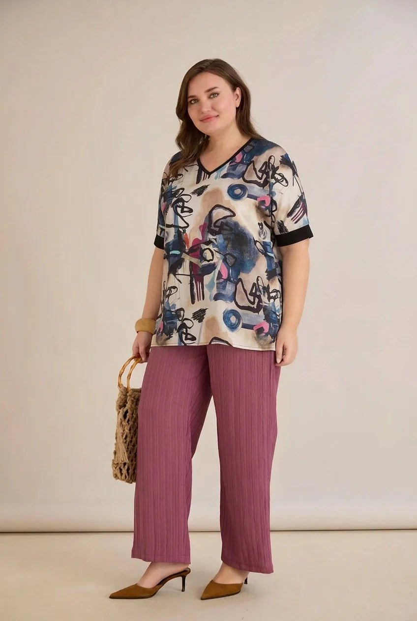 Σατινέ μπλούζα σε μεγάλα μεγέθη με V-ντεκολτέ - μπλε